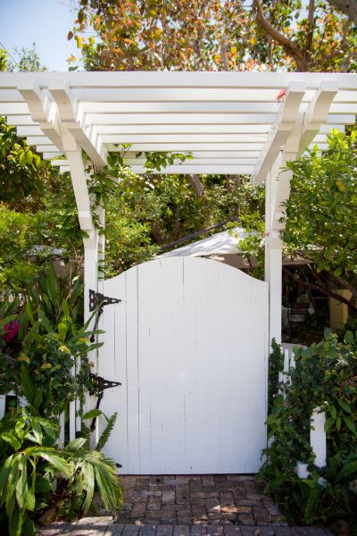 Two Post Pergola Assembly